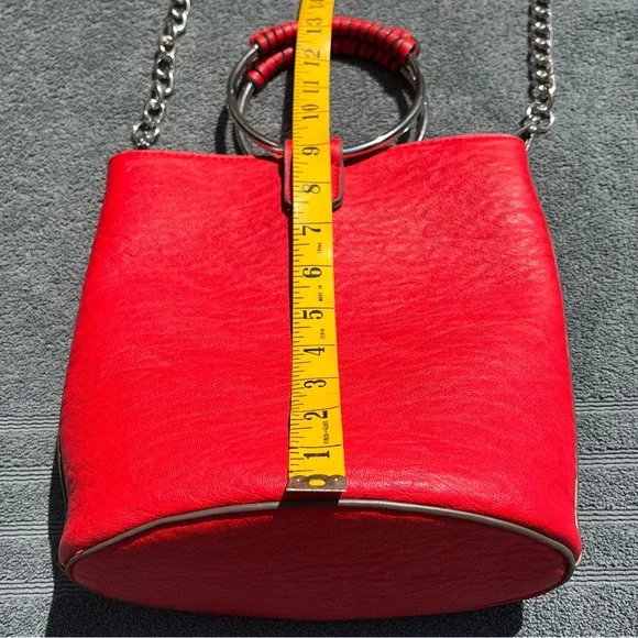Red Carlos Santana tote /cross body bag, silver metal ring handles - Picture 6 of 8